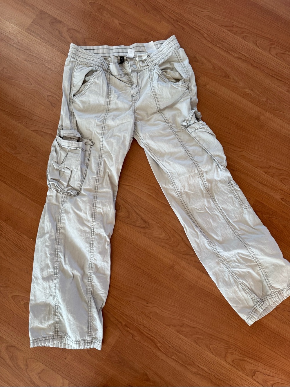 H&M Women's Light Gray Cargo Pants with Utility Pockets